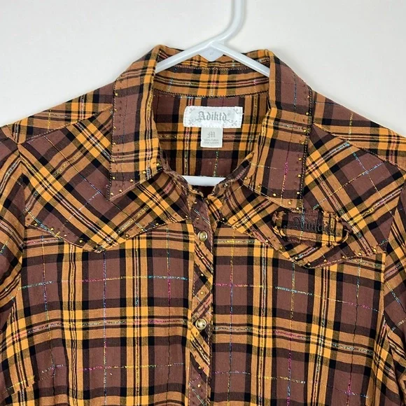 Adiktd snap-up collar shirt in brown and gold with metallic flossing det… - Picture 5 of 11